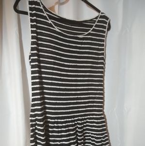 Knitted black and white max edition dress